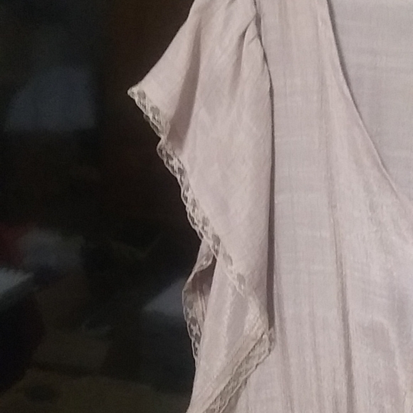 Light sheer feminine blouse in taupe shimmer fabric with lace trim - Picture 5 of 11